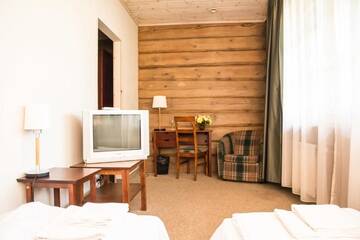 Фото номера Стандартный двухместный номер с 2 отдельными кроватями Отель Porto Resort г. Лиласте 3